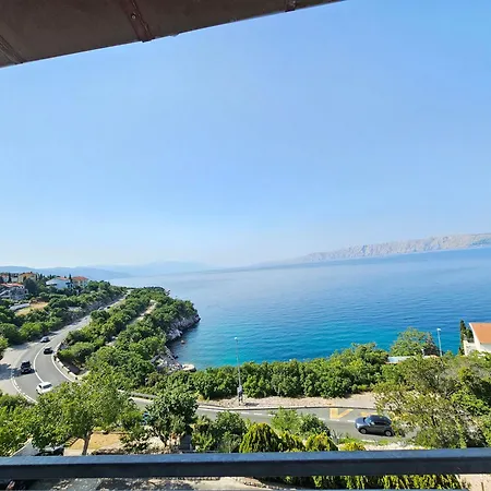 Anita 3 - 150m From The *