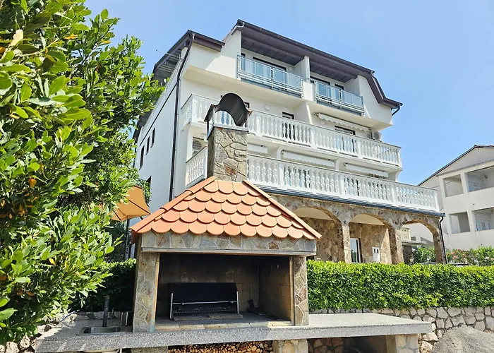 Anita 3 - 150m From The アパート *