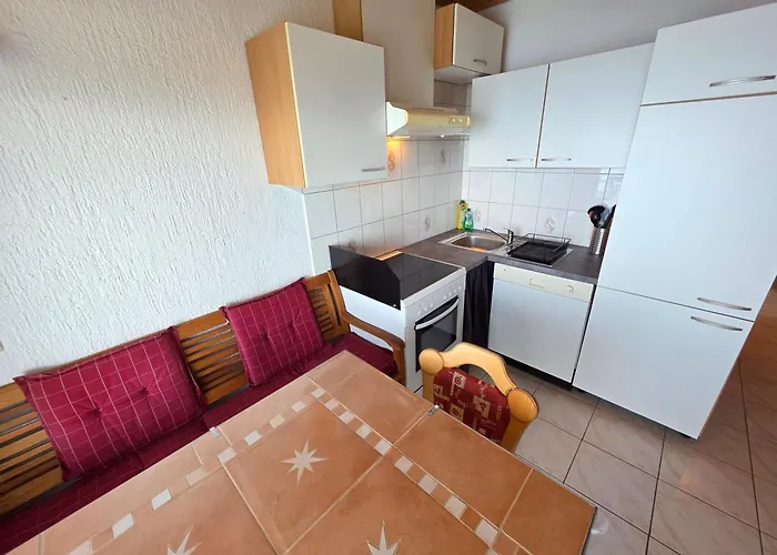 Anita 3 - 150m From The アパート ノヴィ・ヴィノドロスキー