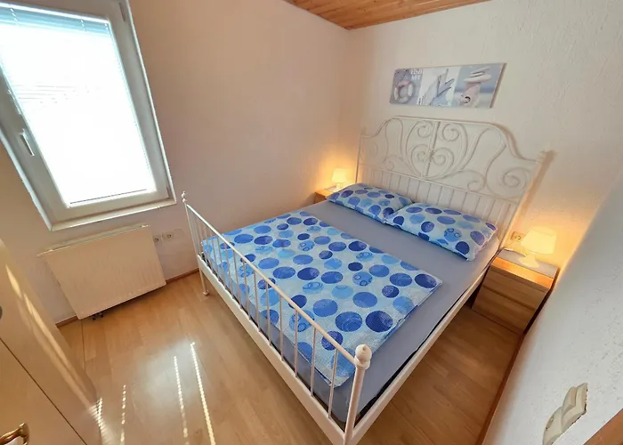 Anita 3 - 150m From The * ノヴィ・ヴィノドロスキー