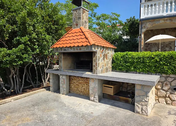 Anita 3 - 150m From The